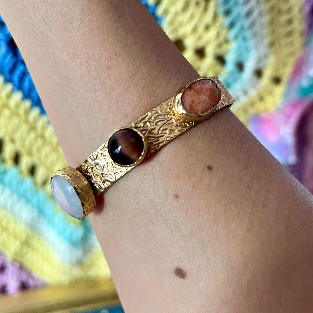 ✨ Golden Cuff with Semiprecious Stones – Artisan Turkish Design - Picture 11 of 15